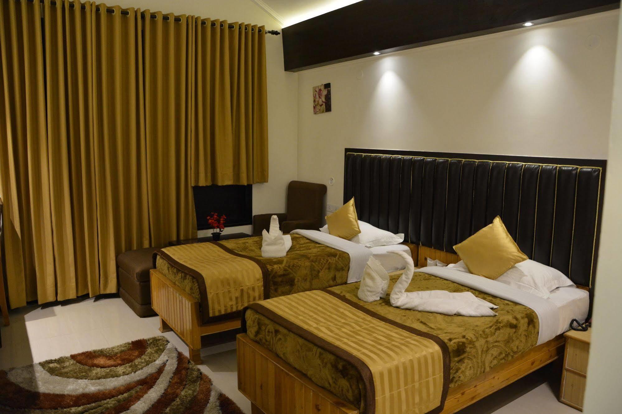 Harshikhar Hotel Bhimtal Exterior photo